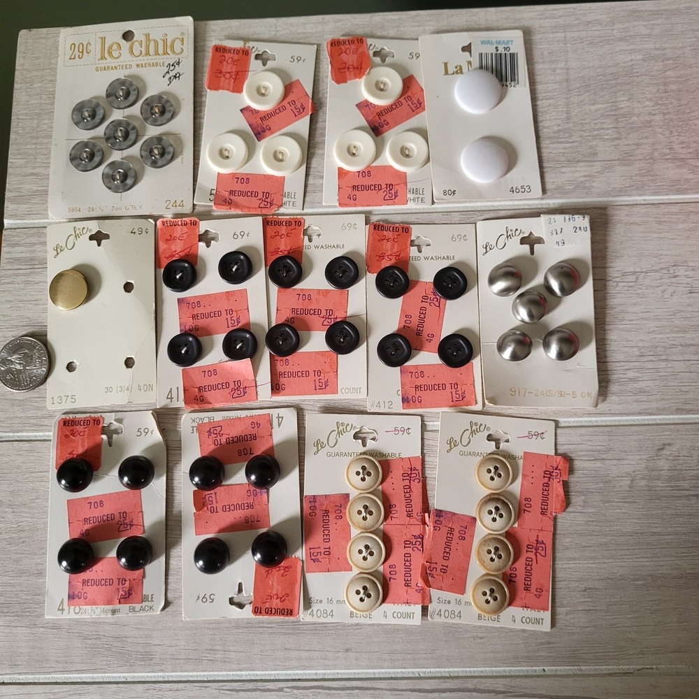 Lot Bundle Le Chic Vintage NOS Round Sewing Buttons Arts Crafts